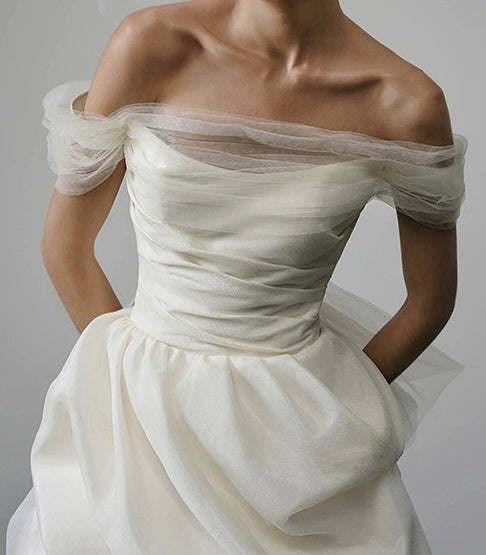 Chic Off-Shoulder Bubble Hem Mini Wedding Dress Tulle Train - Modern Bridal Look